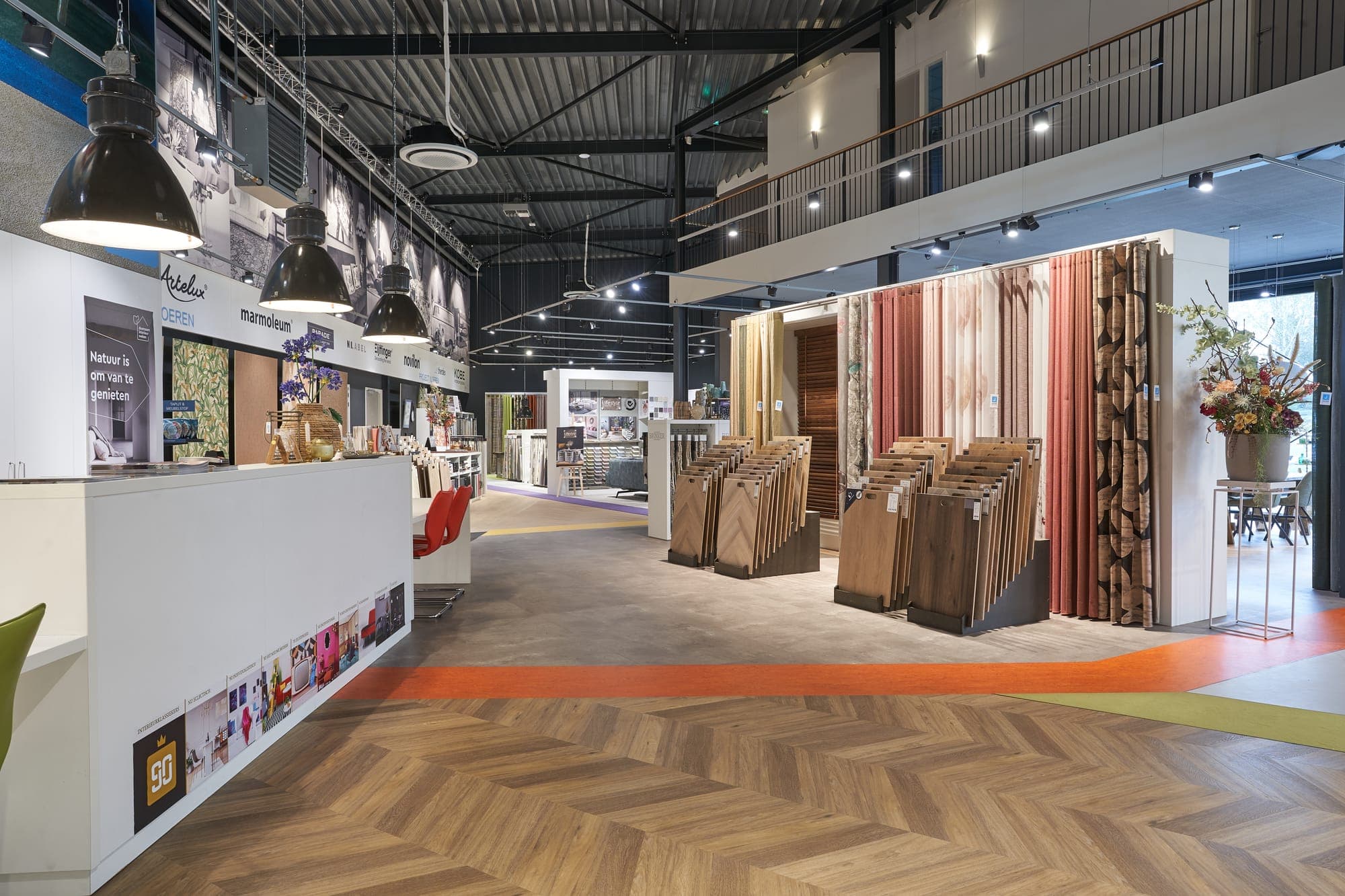 Vloerencollectie in de showroom van Jacobs