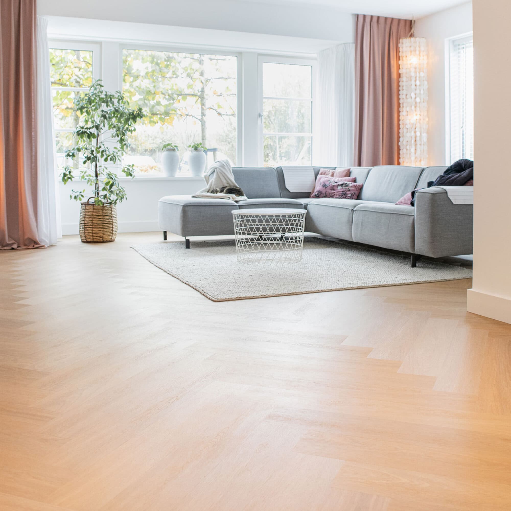 PVC vloer met walvisgraat legpatroon